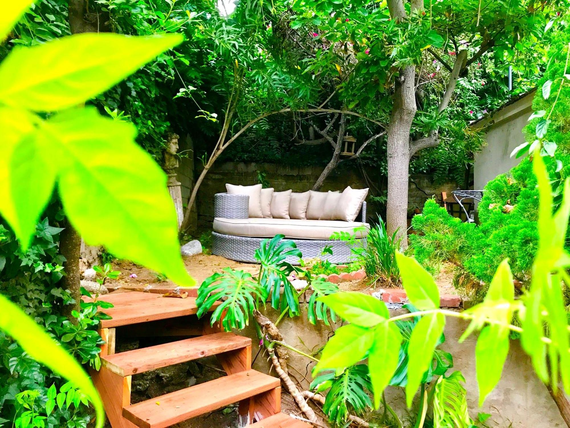 Hollywood Hills Oasis With Views Patio Garden 4 Bedrooms *